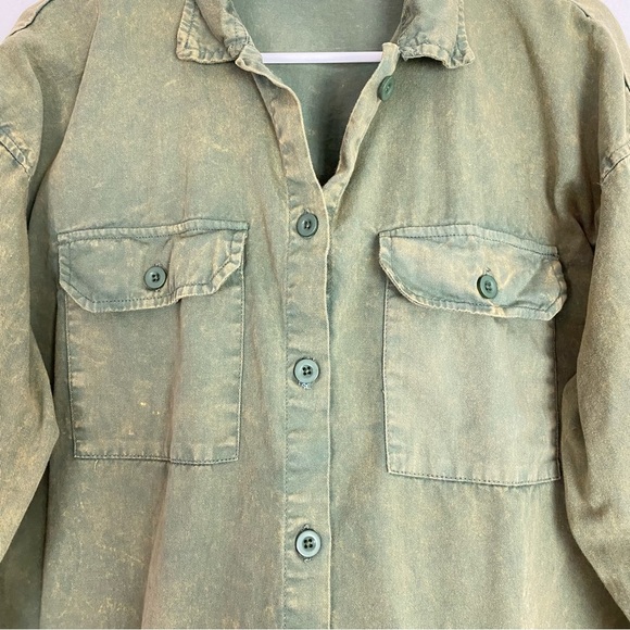 Pretty Little Thing Button Down Shirt Womens Size 10 Denim Acid Wash Army Green - Picture 5 of 7